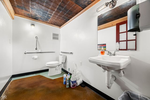 4883 State Road 46 E, Nashville, IN 47448