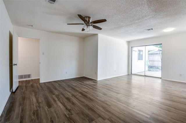 1902 Pat Ln, Carrollton, TX 75006