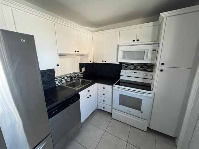 301 N Ocean Boulevard 307, Pompano Beach, FL 33062