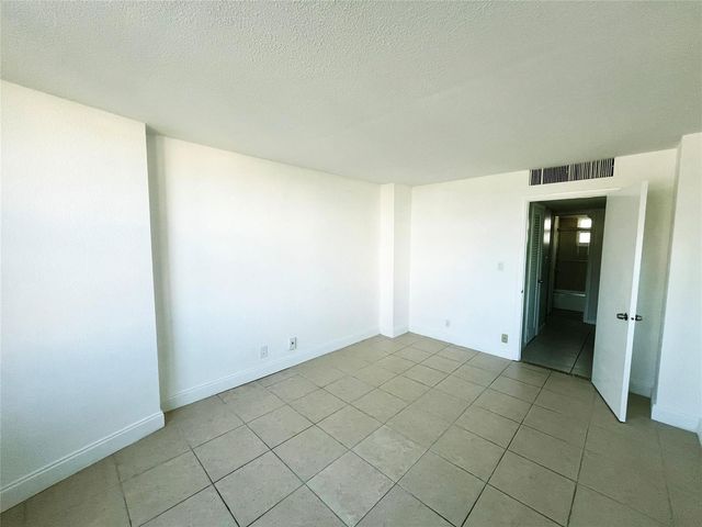 301 N Ocean Boulevard 307, Pompano Beach, FL 33062