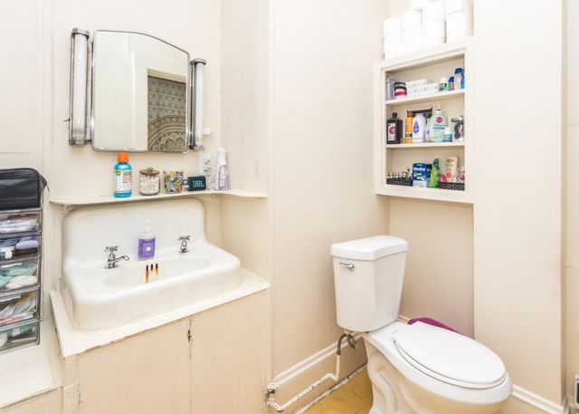 18 Elm Street 8, Waltham, MA 02451