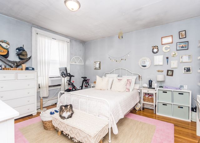 18 Elm Street 8, Waltham, MA 02451