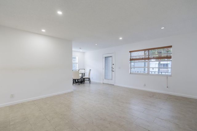 902 Normandy S, Delray Beach, FL 33484