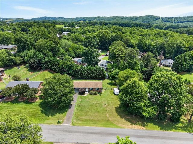 241 Janice Drive, Mount Airy, NC 27030