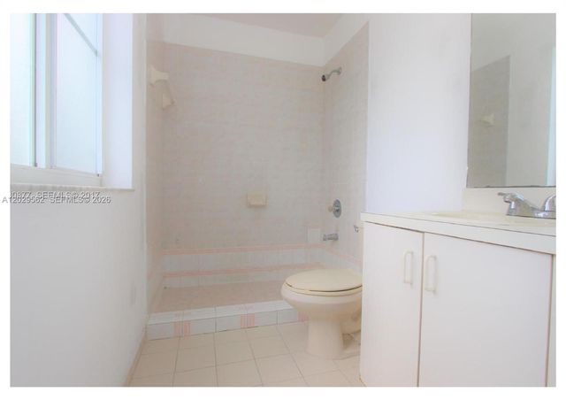 200 NW 114th Avenue 22101, Sweetwater, FL 33172