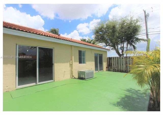 200 NW 114th Avenue 22101, Sweetwater, FL 33172