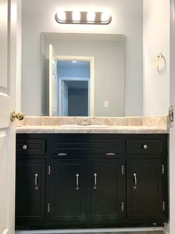 211 Lexington Dr, Clarksville, TN 37042