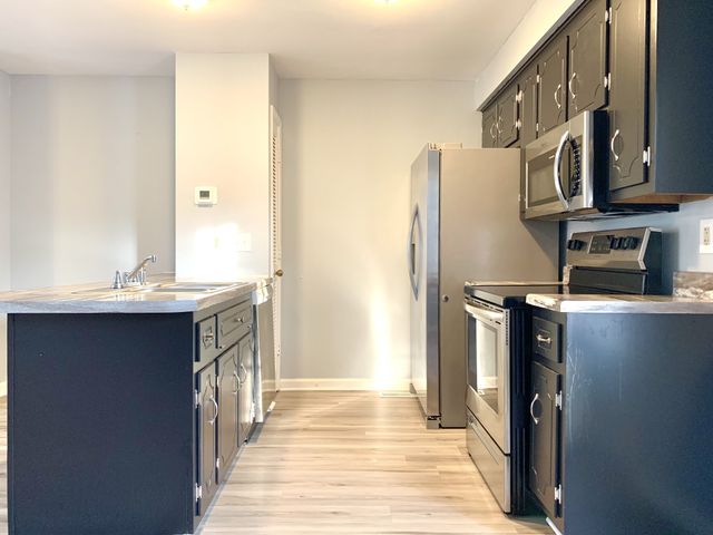 211 Lexington Dr, Clarksville, TN 37042