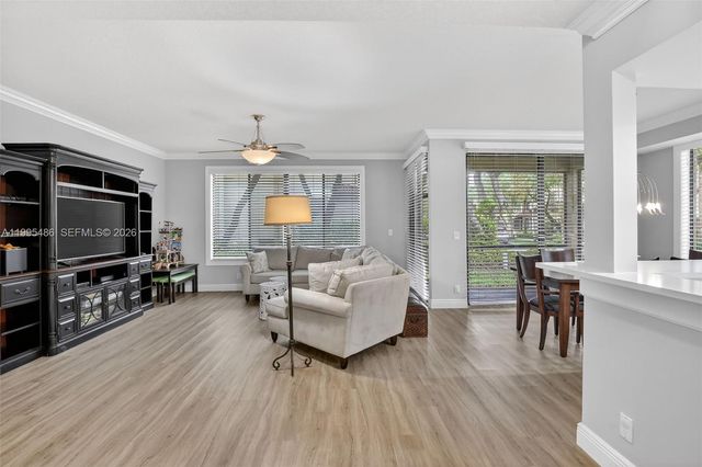 10517 NW 10th St B-131, Plantation, FL 33322