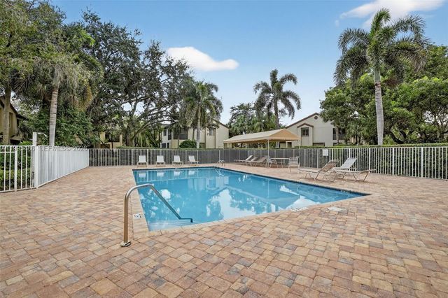 10517 NW 10th St B-131, Plantation, FL 33322