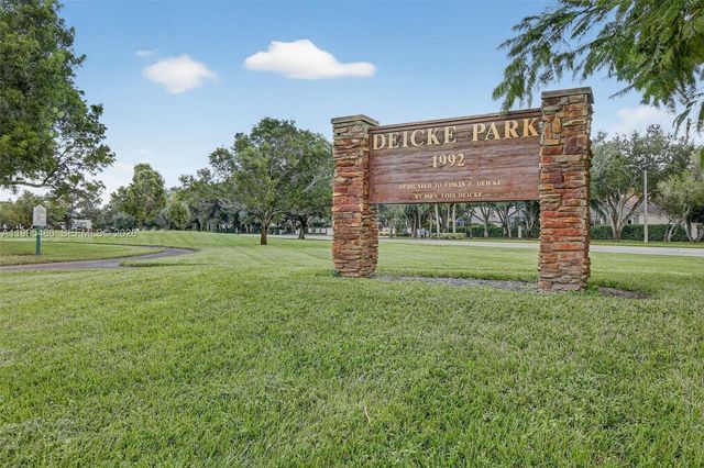 10517 NW 10th St B-131, Plantation, FL 33322