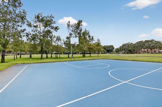 10517 NW 10th St B-131, Plantation, FL 33322