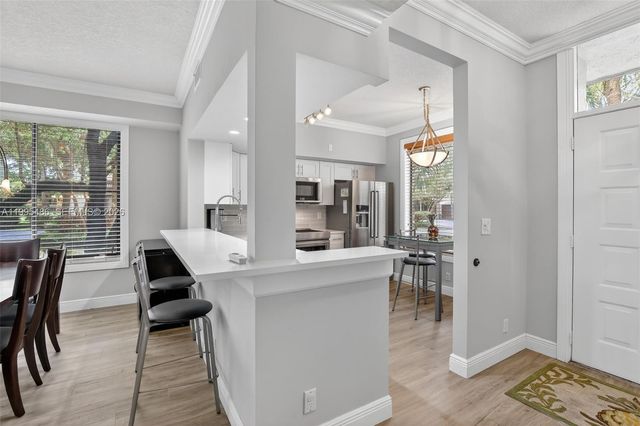 10517 NW 10th St B-131, Plantation, FL 33322