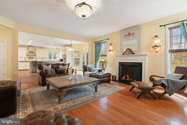 3679 EXPEDITION DR, Triangle, VA 22172