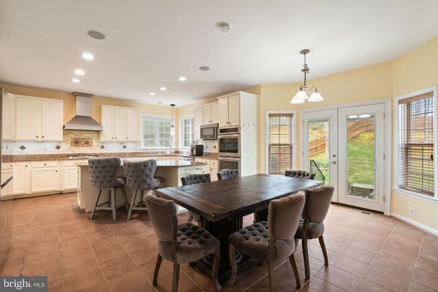 3679 EXPEDITION DR, Triangle, VA 22172