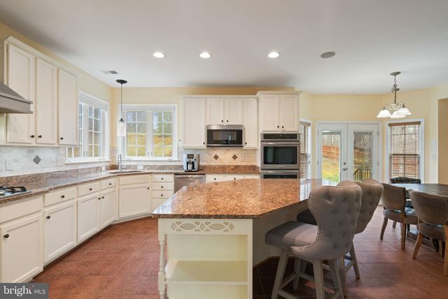 3679 EXPEDITION DR, Triangle, VA 22172