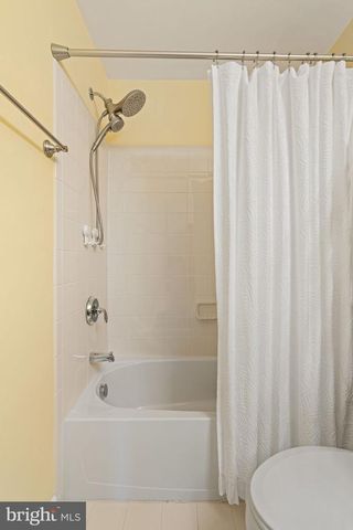 3679 EXPEDITION DR, Triangle, VA 22172