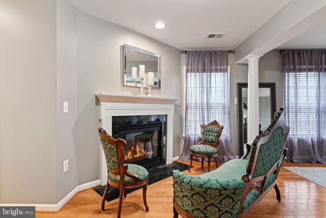 3679 EXPEDITION DR, Triangle, VA 22172