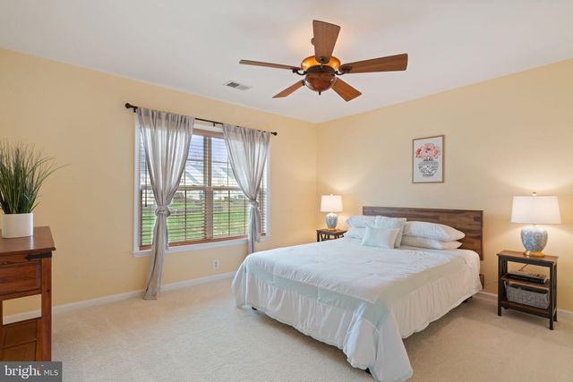 3679 EXPEDITION DR, Triangle, VA 22172