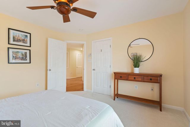 3679 EXPEDITION DR, Triangle, VA 22172