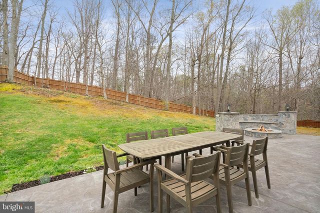 3679 EXPEDITION DR, Triangle, VA 22172