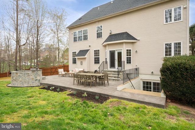 3679 EXPEDITION DR, Triangle, VA 22172