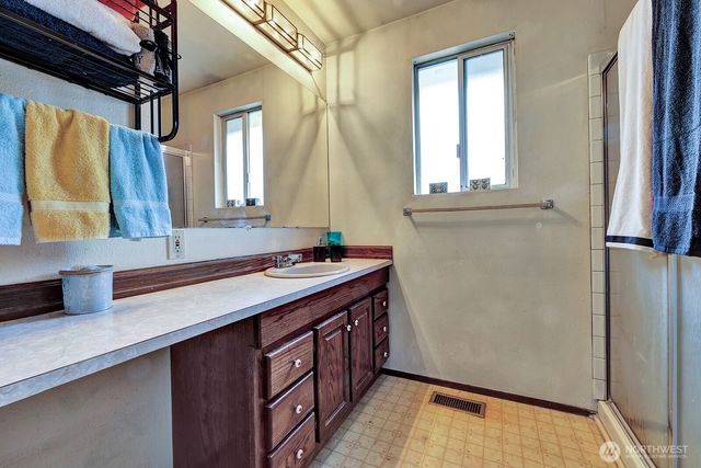 2509 58th Avenue NE, Tacoma, WA 98422