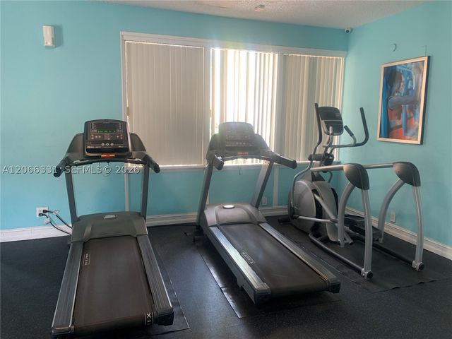 17901 NW 68th Ave T104, Hialeah, FL 33015