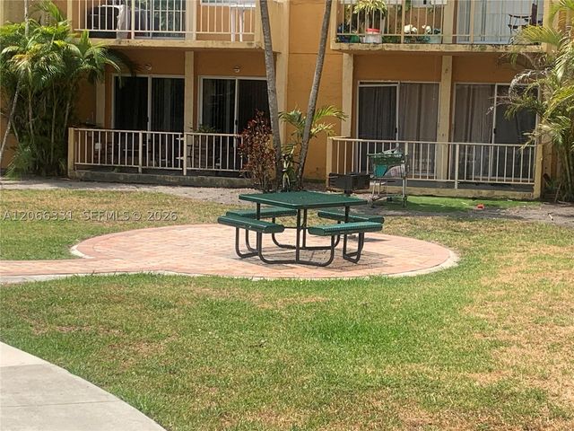 17901 NW 68th Ave T104, Hialeah, FL 33015