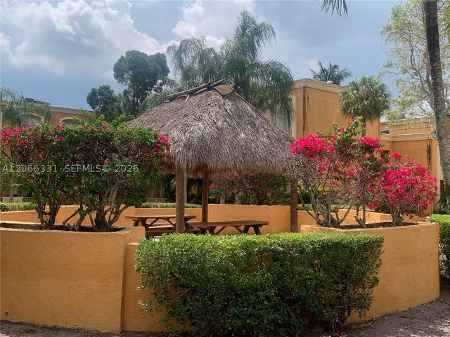 17901 NW 68th Ave T104, Hialeah, FL 33015