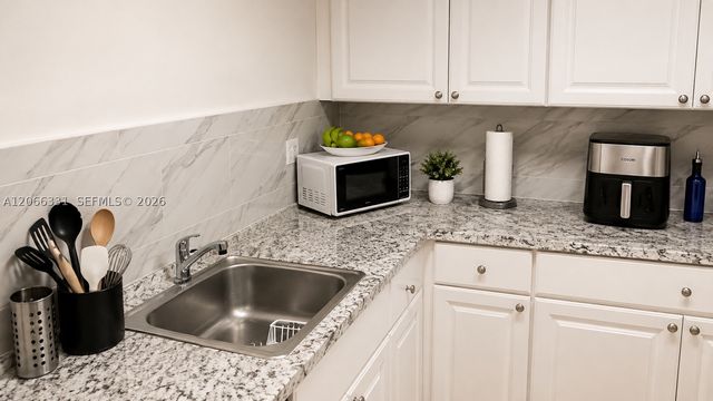 17901 NW 68th Ave T104, Hialeah, FL 33015