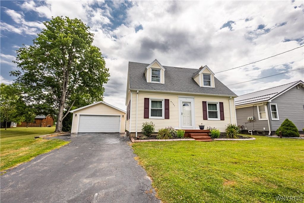 6751 East Eden Road, Hamburg, NY 14075