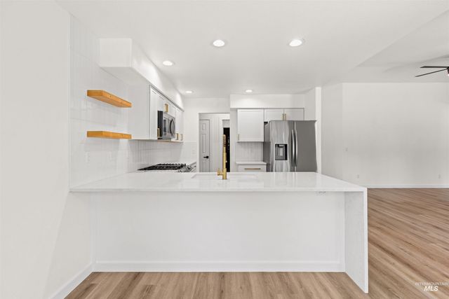 680 W Applegate St, Meridian, ID 83642