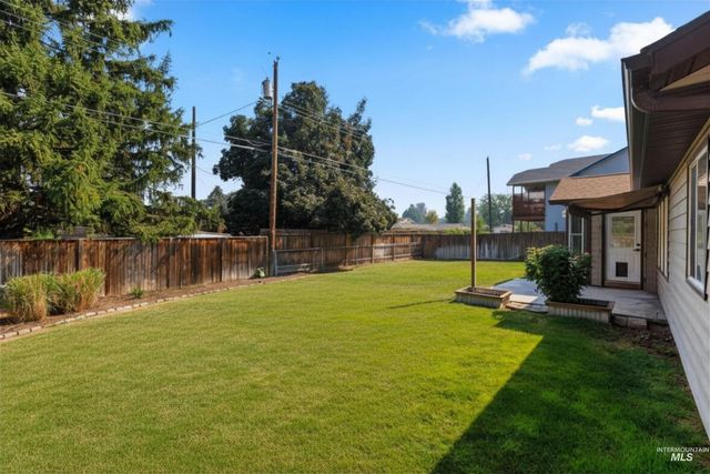 680 W Applegate St, Meridian, ID 83642