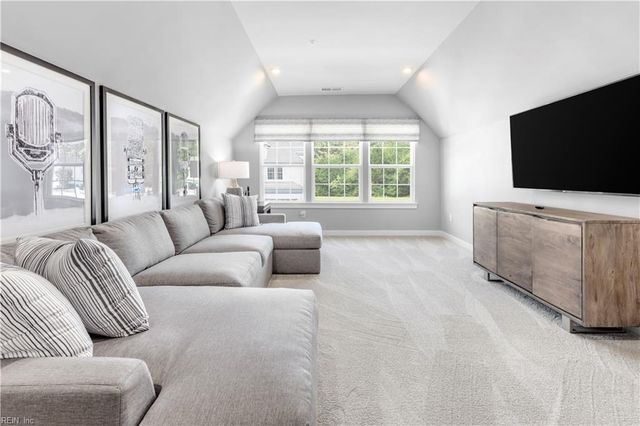 120 Ryker RD W, Moyock, NC 27958