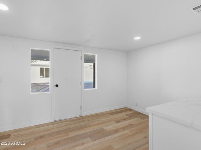 8025 N 11TH Place, Phoenix, AZ 85020