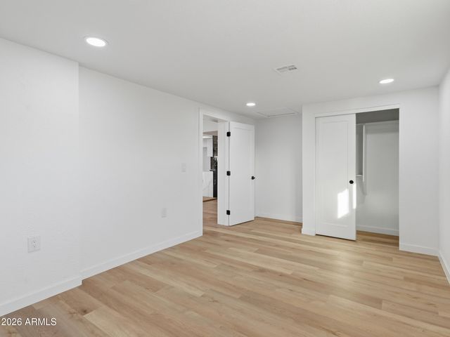 8025 N 11TH Place, Phoenix, AZ 85020