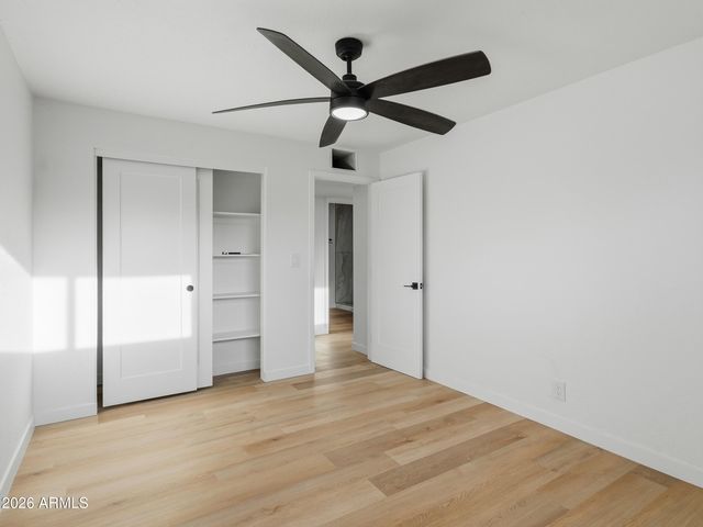 8025 N 11TH Place, Phoenix, AZ 85020