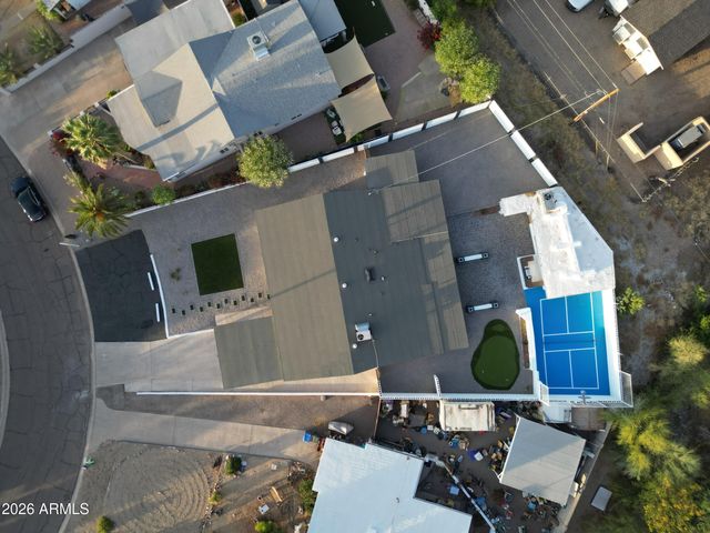 8025 N 11TH Place, Phoenix, AZ 85020