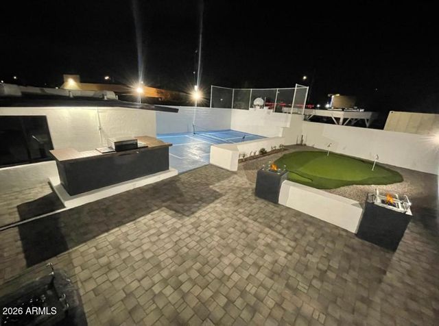 8025 N 11TH Place, Phoenix, AZ 85020