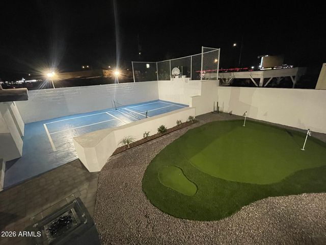 8025 N 11TH Place, Phoenix, AZ 85020