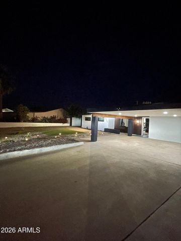 8025 N 11TH Place, Phoenix, AZ 85020