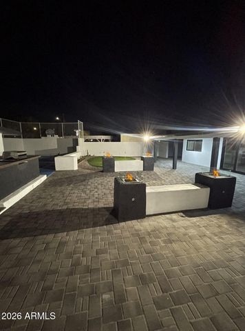 8025 N 11TH Place, Phoenix, AZ 85020