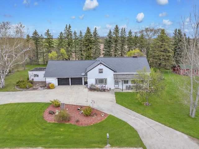 W2692 Woodland ROAD, Sheboygan Falls, WI 53085