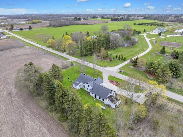 W2692 Woodland ROAD, Sheboygan Falls, WI 53085