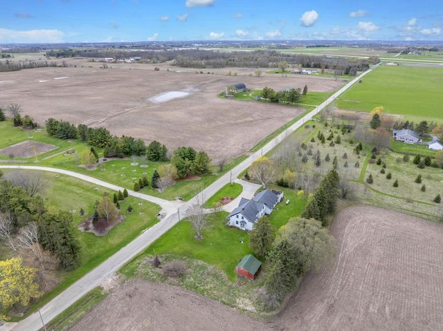 W2692 Woodland ROAD, Sheboygan Falls, WI 53085