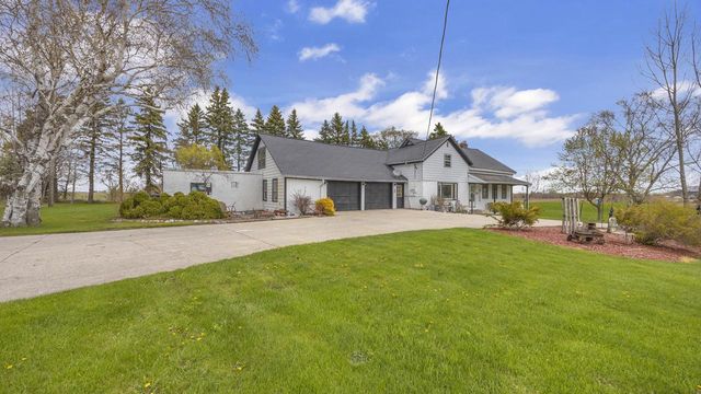 W2692 Woodland ROAD, Sheboygan Falls, WI 53085