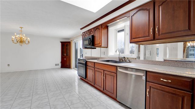 122 Pine Valley Drive, Greece, NY 14626