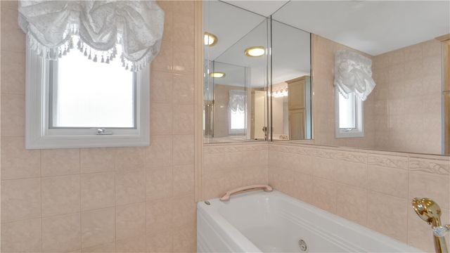 122 Pine Valley Drive, Greece, NY 14626