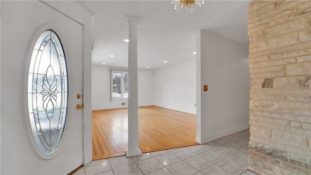 122 Pine Valley Drive, Greece, NY 14626